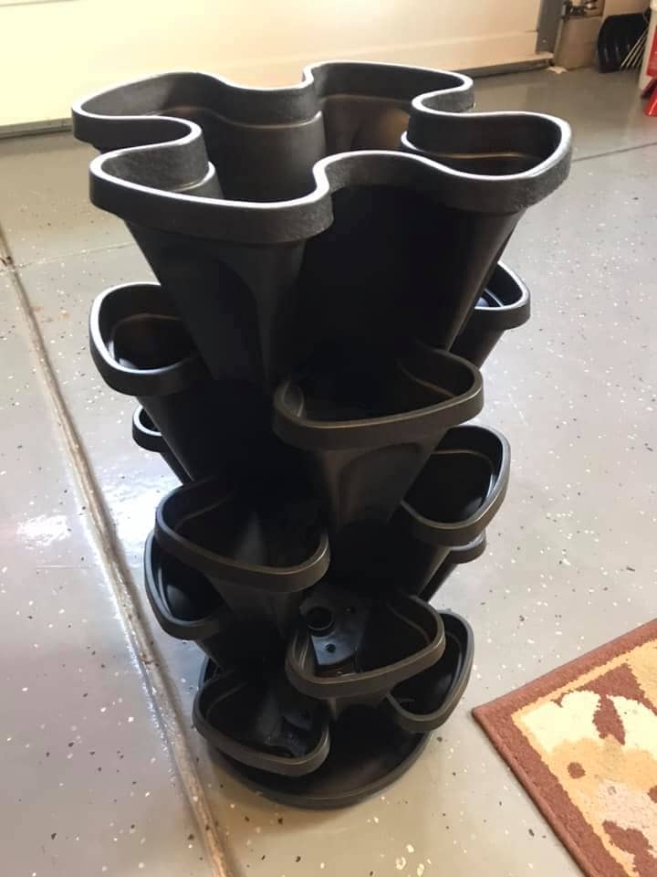 Mr. Stacky black vertical planter